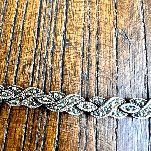 Vintage 925 silver Marcasite Hugs Kisses bracelet filigree, 7.5”, double clasp - Picture 4 of 6